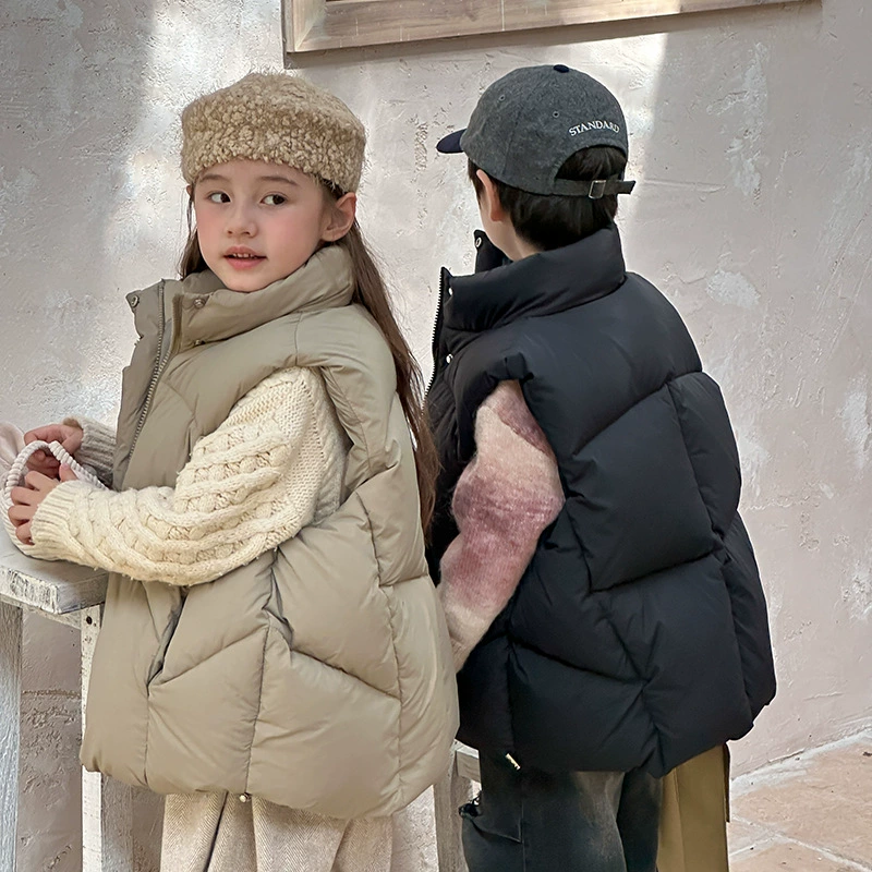 Дети, маленькие и маленькие дети, пуховые жилеты утолщены осенью и зимой