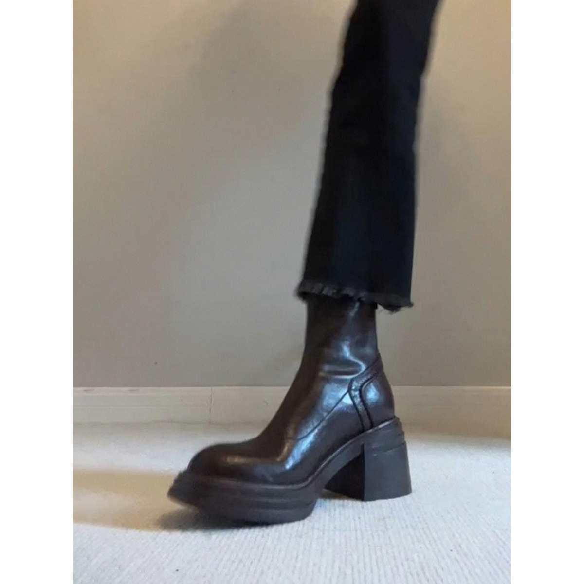 现货秒发~粗跟短靴女2024秋冬新款英伦厚底高跟弹力瘦瘦靴马丁靴