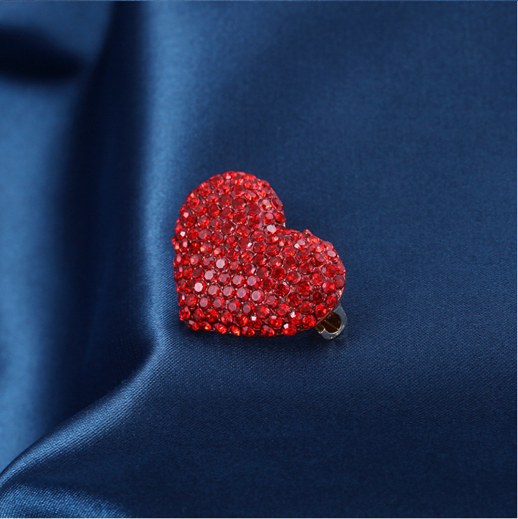 Romántico coreano broche de diamante de amor rojo dulce broche de diamante de corazón de melocotón joyería al por mayor