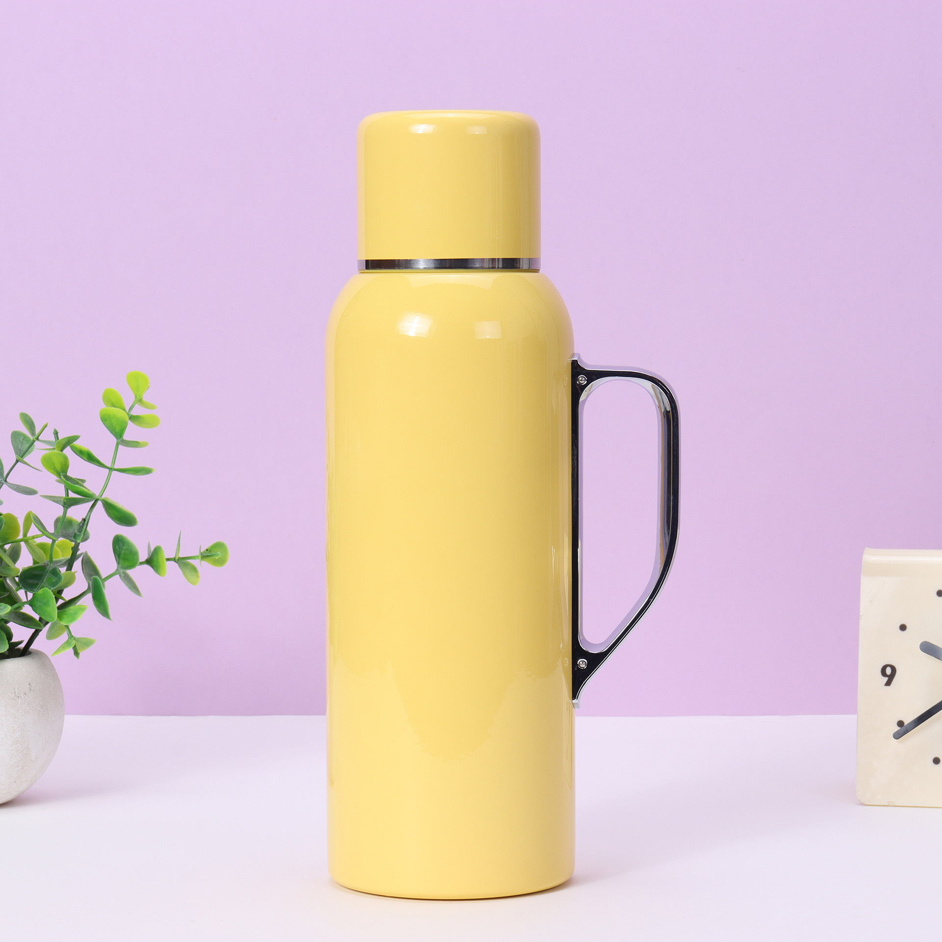 Light yellow [mechanical thermometer]