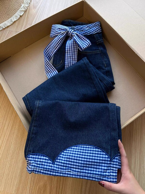 2026 New Women's Straight-Leg Jeans with High Waist, Commuter Style, Bow Tie Patchwork Design, Comfortable and Casual 2026 New Women's Straight-Leg Jeans with High Waist, Commuter Style, Bow Tie Patchwork Design, Comfortable and Casual