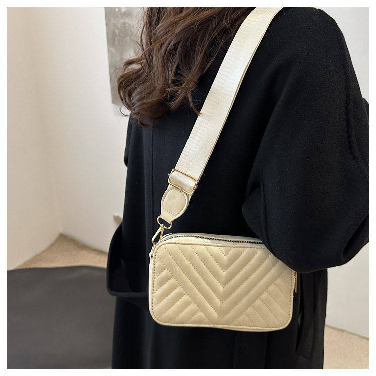 150g Weight Nylon Lining Material Sewing Thread Fashion Element Zipper Closure Type Single Shoulder Strap Strap Type Crossbody Bag Bags Type Casual, Daily, Shopping Occasion Pu Leather Material Solid Color, Lingge Pattern All Seasons Season Women's Gender Classic Style Style Square Shape Women's Pu Leather Solid Color Lingge Classic Style Sewing Thread Square Zipper Crossbody Bag 6