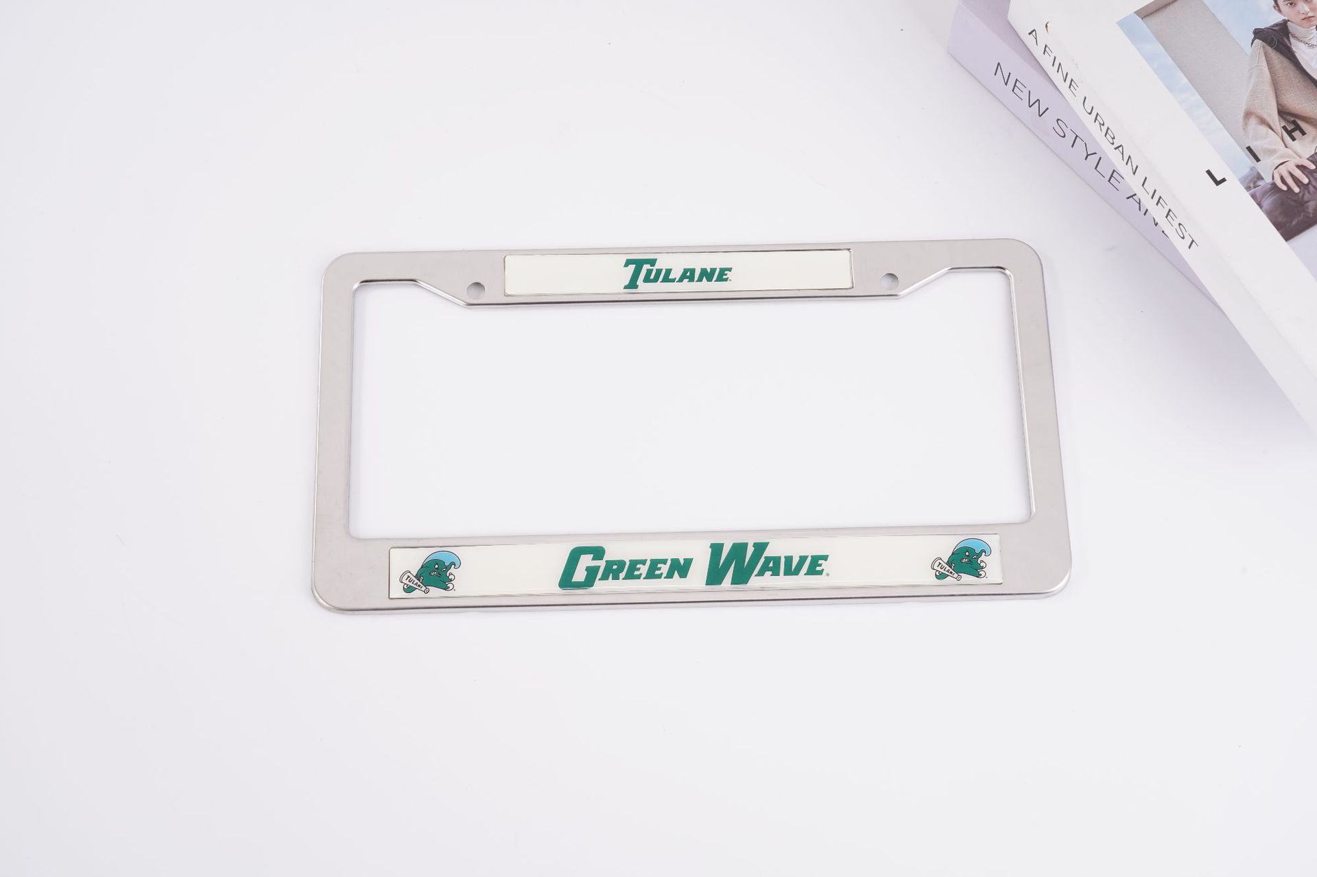 Cross-border manufacturer wholesale foreign trade aluminum alloy metal signboards, license plate frames, and logos, large quantities at favorable prices