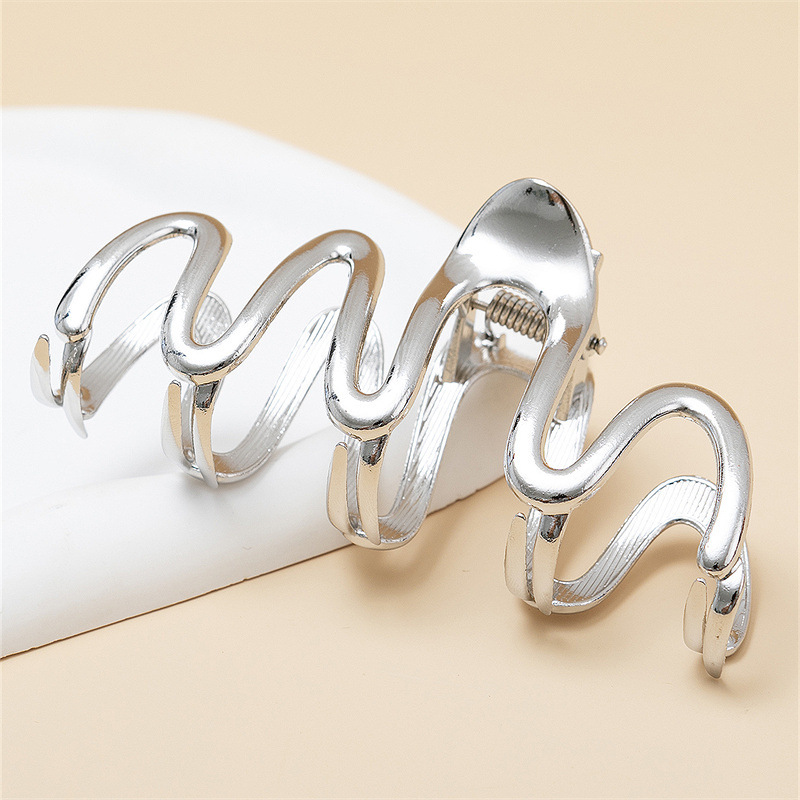 Daily Occasion Metal Material Simple Style Solid Color Metal Plating Hair Claws 1 Piece