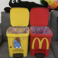 Мусорный бак Doraemon для домашнего использования с крышкой, педальный тип, милый мультяшный аниме, большая вместимость, высокая внешняя ценность для гостиной и спальни.