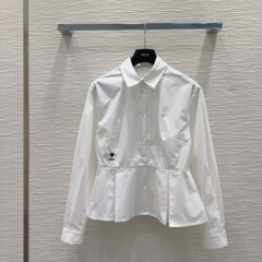 25春夏の新型シンプルな気質の小さいハチの刺繍は腰のしわのシャツの女性の金を収めます。