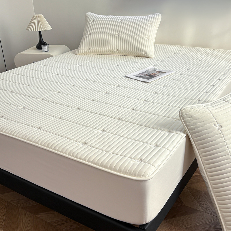 Class a Clover Embroidered Quilted Waterproof Bed Sheet Single Piece Thickened Non-Slip Urine Barrier Bed Cover Home Mattress Protector