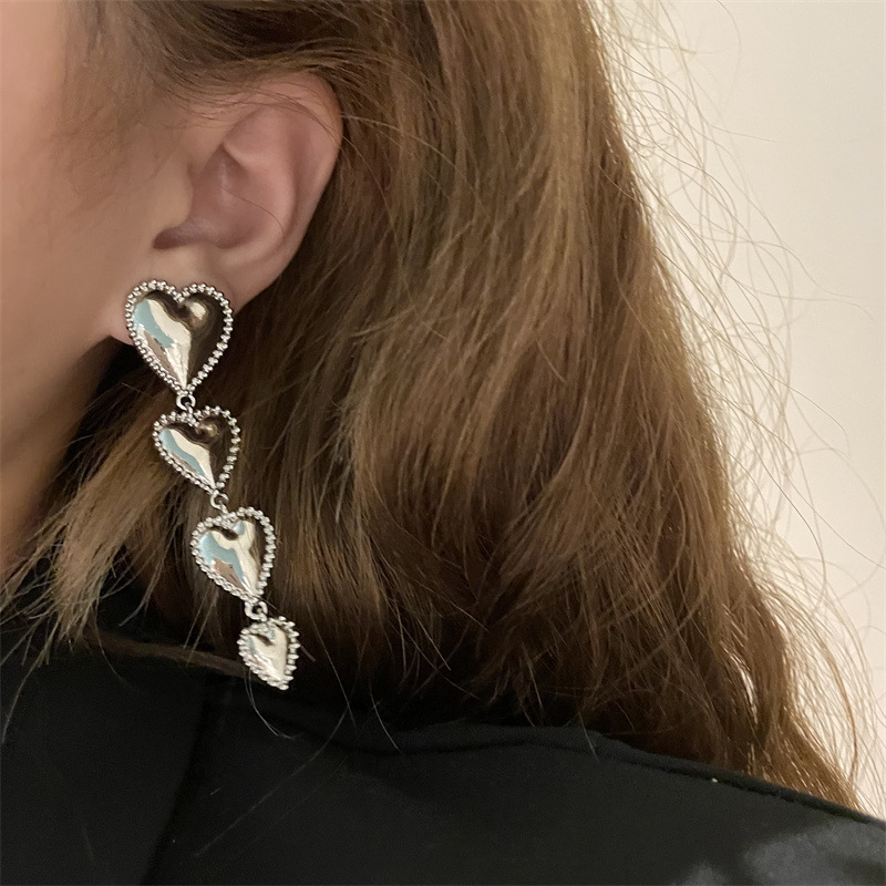 Korean Heart Shape Metallic Earringspicture5
