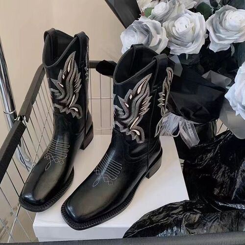 V-mouth western women's cowboy boots, embroidered riding boots, large size, autumn and winter retro mid-tube square head sleeve knight boots