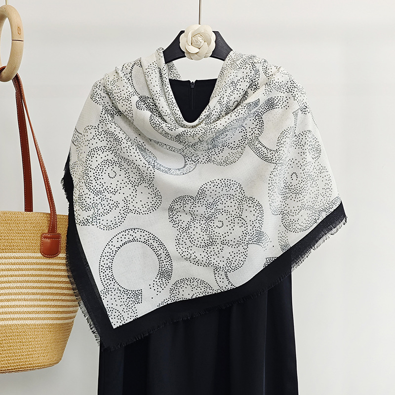Pañuelo cuadrado grande de patchwork a cuadros clásico, novedad primavera 2026, para mujer, con estampado, versátil, decorativo y con protección solar.