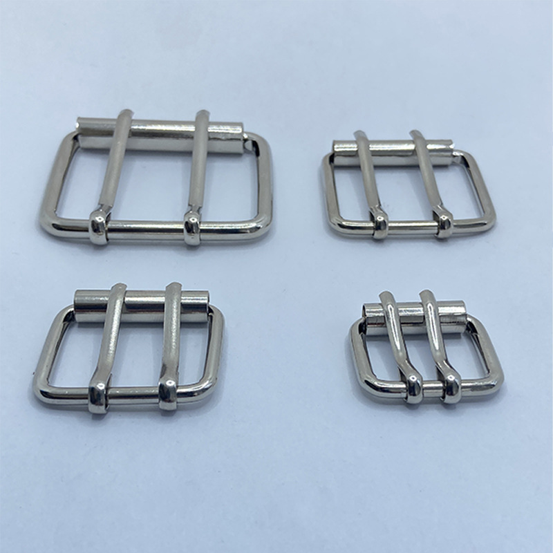 二針の針の筒を供給して服の金属の部品の鉄線の針の筒を掛けてベルトの包みの金属の双針の針の筒を掛けます。|undefined