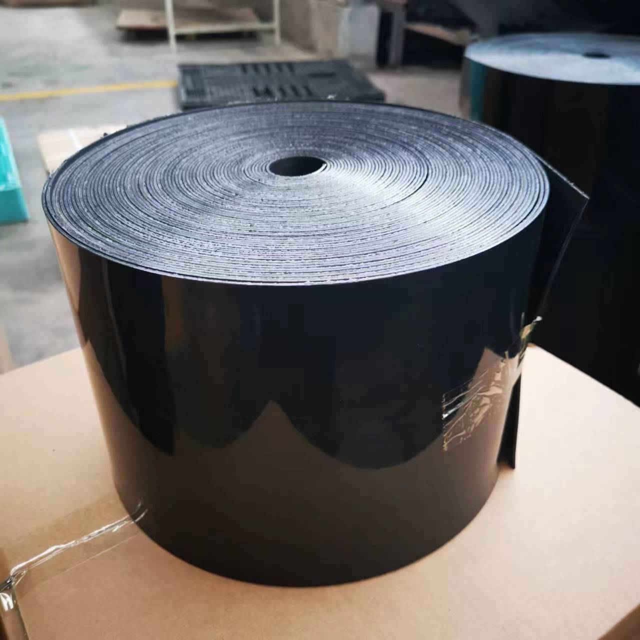 防腐热收缩带抗老化热缩带管道补口聚乙烯辐射热缩带厂家