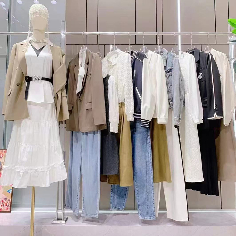朵以专柜品牌2025秋装简约大气减龄女装尾货走份一手货源外贸批发