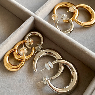 Minimalist glossy metal hoop earrings for women, fashionable personality, simple temperament, versatile and high-end basic ear hoop earrings