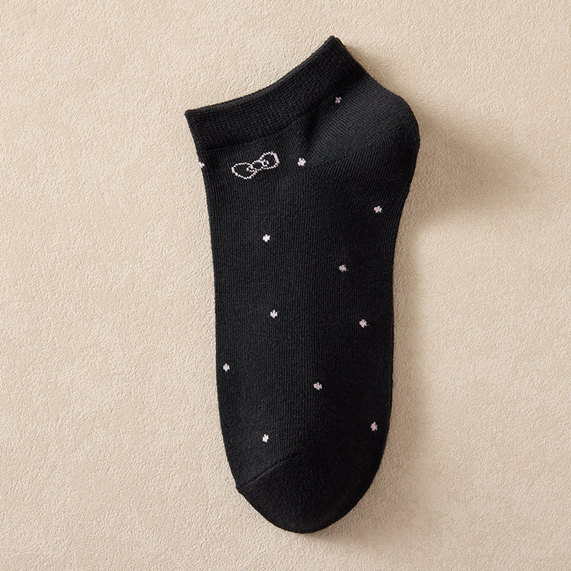 Nuevo diseño en blanco y negro dibujos animados encantadores estilo universitario de otoño calcetines de mujer de estilo general superficial calcetines de barco de manga baja