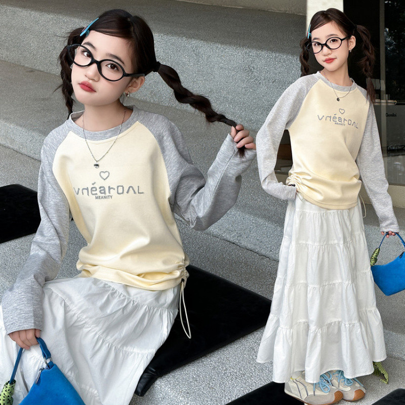 Zhili children's clothing, girls' raglan sleeve base layer shirt, 2026 autumn new style, stylish, casual, versatile color-blocked long sleeve.