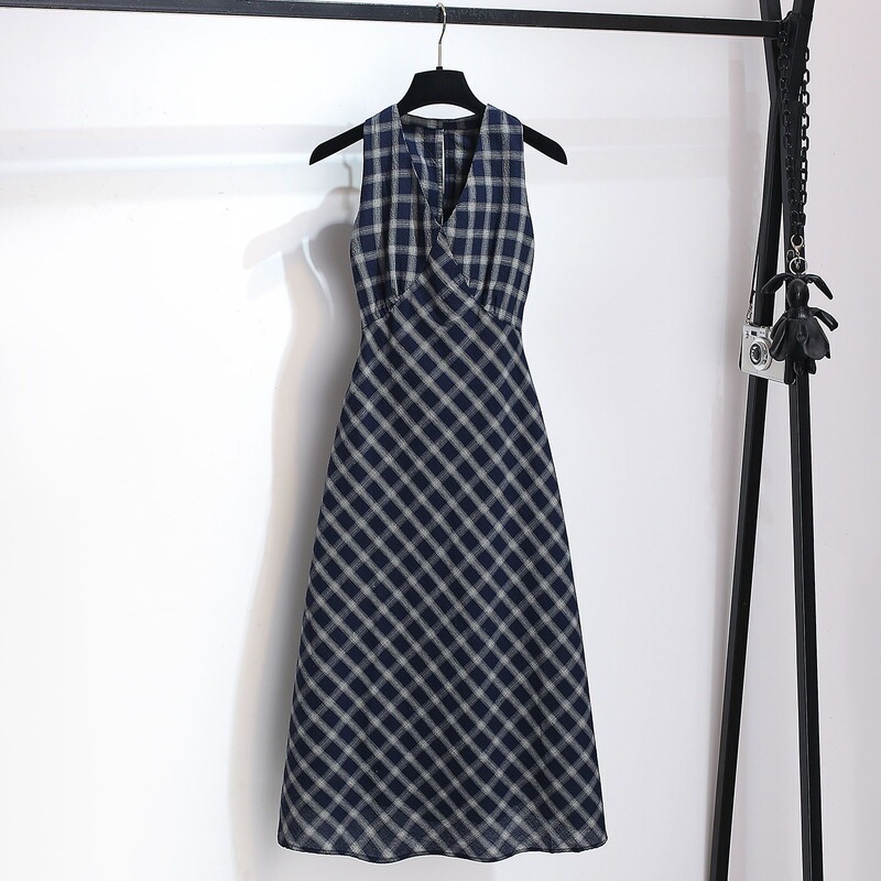 Long-Sleeved Cardigan and Blue Plaid Halterneck Suspender Dress for Women, New Autumn Style Two-Piece Set