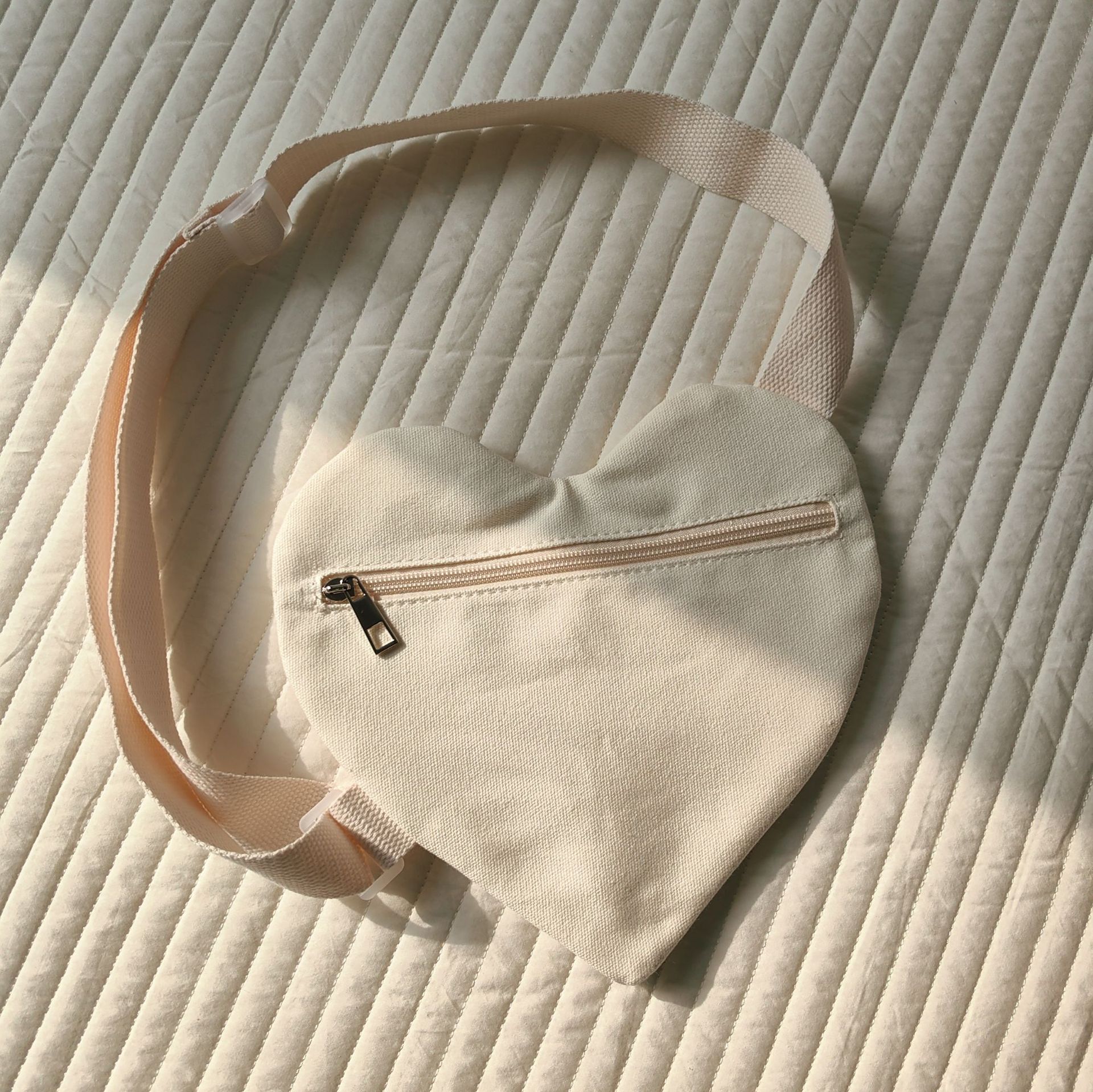 /O1CN01ovAe8R26ClRV5j2t2_!!2218110747626-0-cib.jpg?__r__=1743398059831