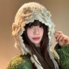 2025新款立体花朵手工针织帽子女秋冬季保暖显脸小流苏护耳毛线帽