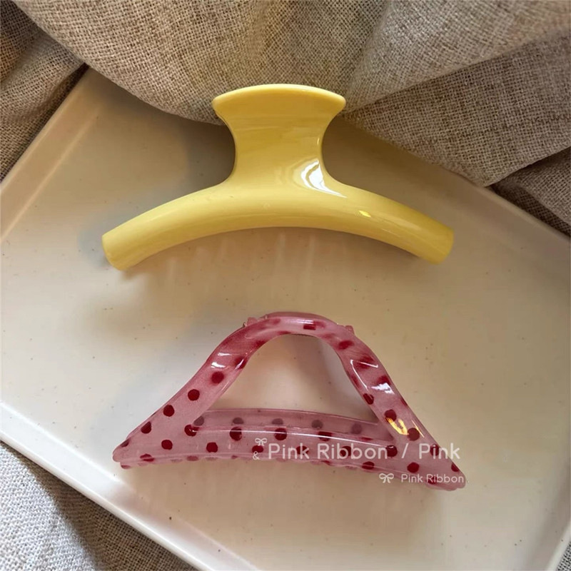 Korean-Style Autumn Atmosphere Goose Yellow Strawberry Polka Dot Hair Clip for the Back of the Head, Shark Clip, Versatile Hair Clip Korean-Style Autumn Atmosphere Goose Yellow Strawberry Polka Dot Hair Clip for the Back of the Head, Shark Clip, Versatile Hair Clip