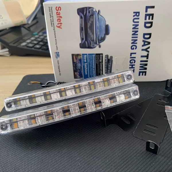 E4 8LED дневной свет двухцветный белый желтый светодиодный дневной свет мотоцикла универсальный дневной свет автомобиль дневной свет