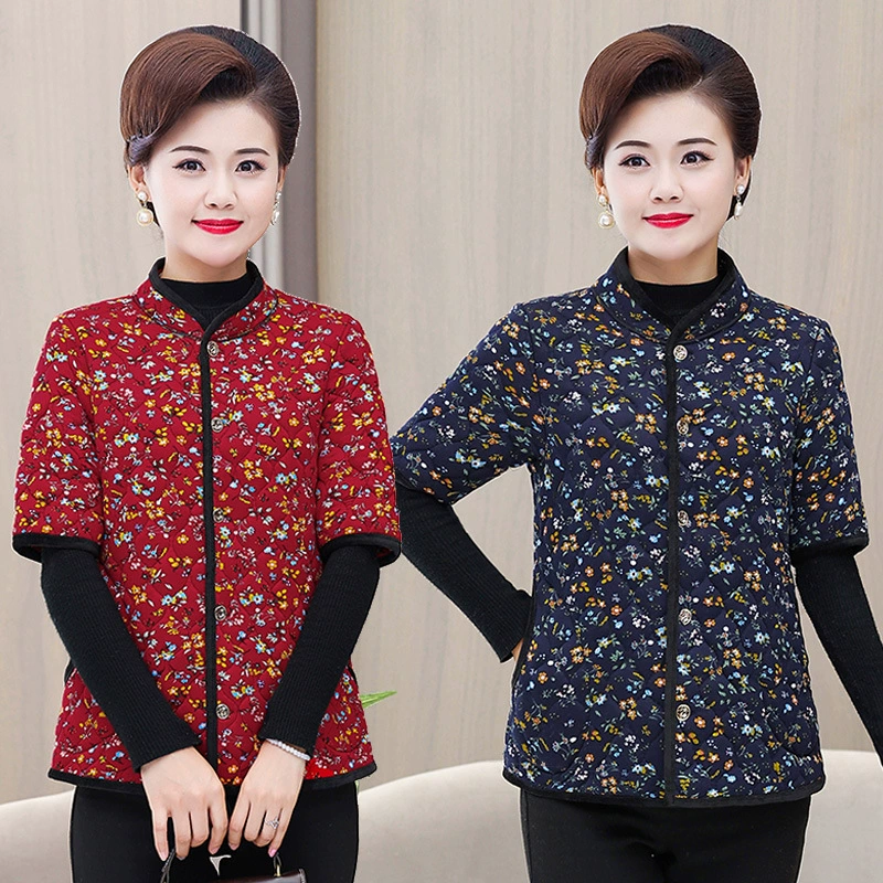 Среднее и старое новое хлопчатобумажное пальто с половинным рукавом