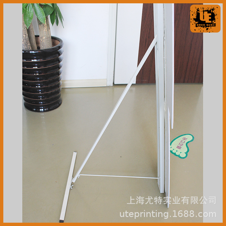 雪弗板人形立牌 商场广告异形人像立牌支架户内高清写真 厂家直销