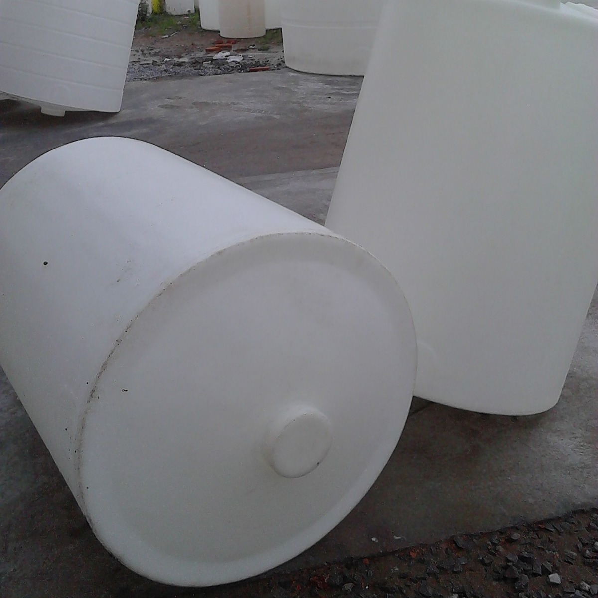 郑州锥底加药箱 耐酸碱PE锥底加药箱 300L锥底加药箱