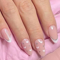 White girl pure desire heart shimmer French manicure delicate soft almond nails European and American light luxury false nails