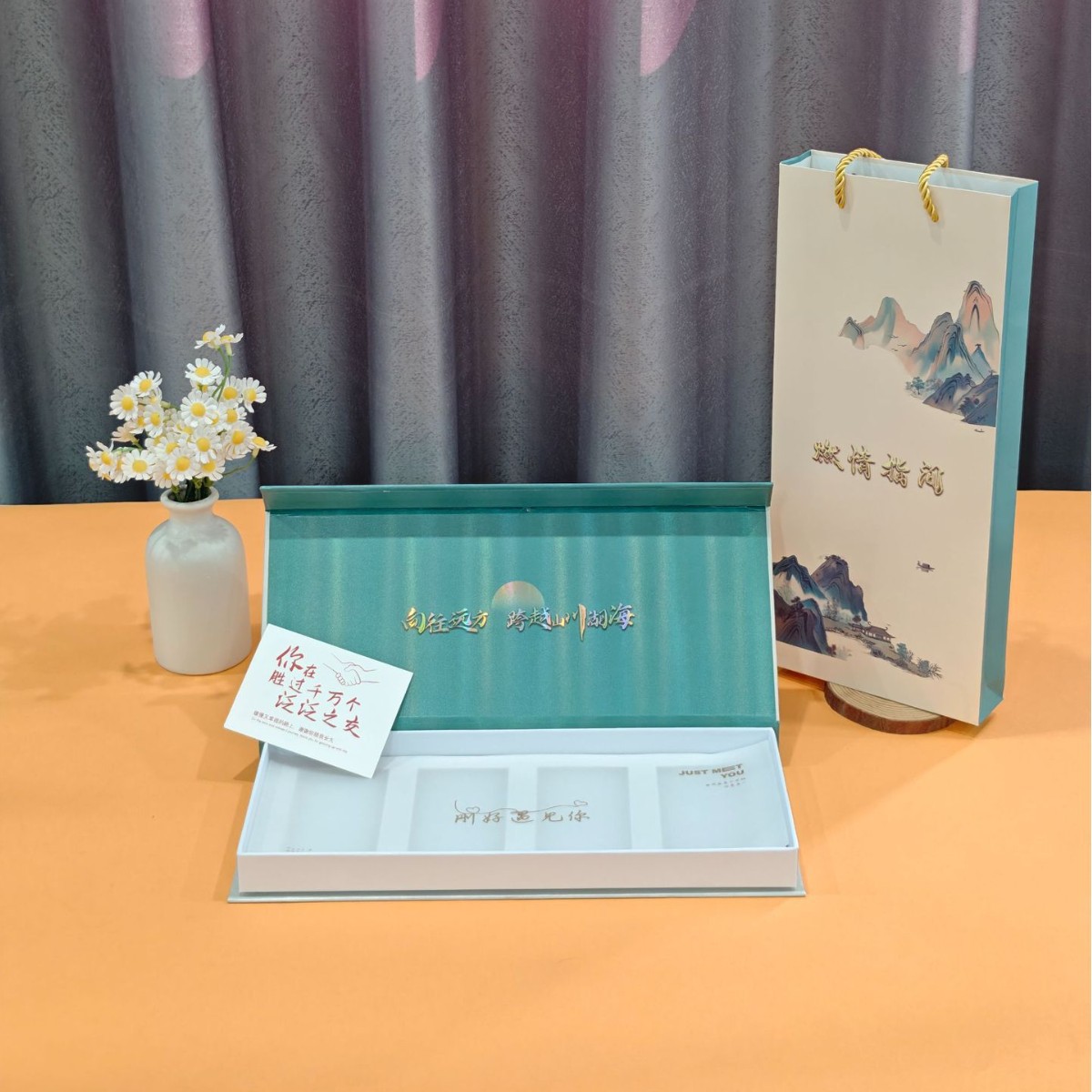 불타는 사랑 손가락 + 핸드백 + 고급 종이 + 무작위 인사말 카드