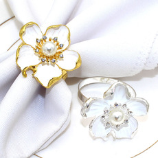 跨境货源合金花朵餐巾环珍珠餐巾圈五瓣花餐巾扣厂家批发