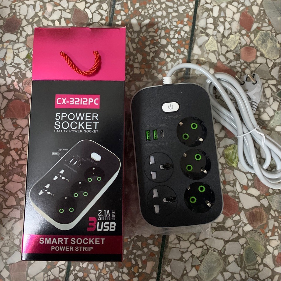 Conector de conexión 5 conectores, 1 tipo C y 2 USB con interruptor CX - 512PC