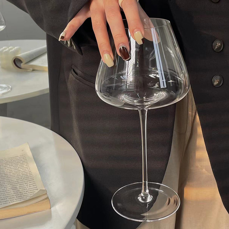 Creativo en el viento borgoña cóncavo fondo ligero lujo vidrio de cristal de alta calidad copa de vino de alto pie copa de vino para el hogar
