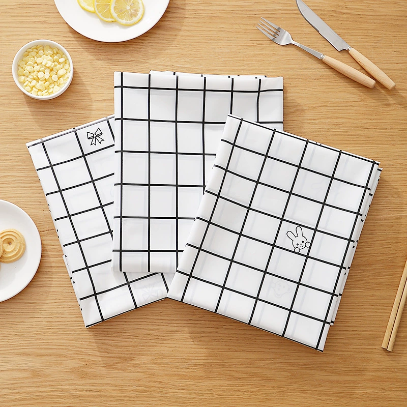 Disposable printed waterproof tablecloth, multi-size 90×137–137×183 cm