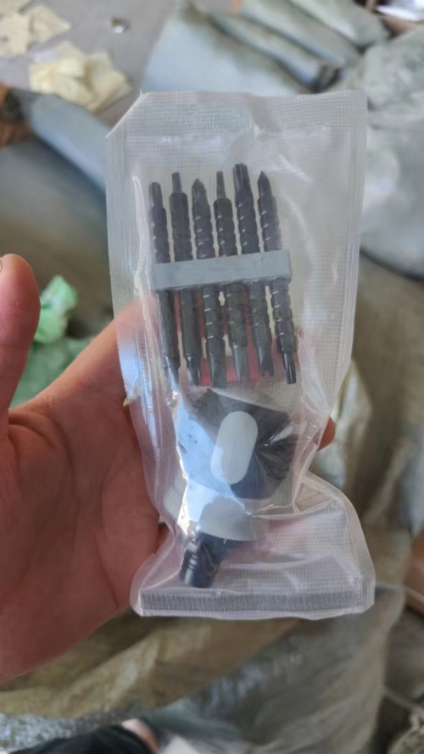 Destornillador de trinquete de una pieza de fábrica Juego de 26 piezas destornillador en caja destornillador de doble propósito Cruz telescópica de una palabra