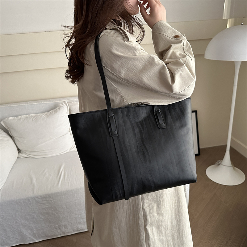 Bolso de gran capacidad para mujeres 2024 nuevo bolso de mano de textura retro bolso de hombro de viaje de mujer bolsa de oficina