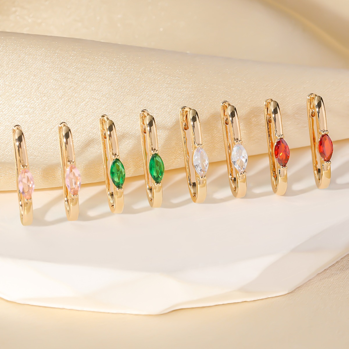 Simple Retro Elegance Geometric Copper Inlaid Zircon Ear Ring