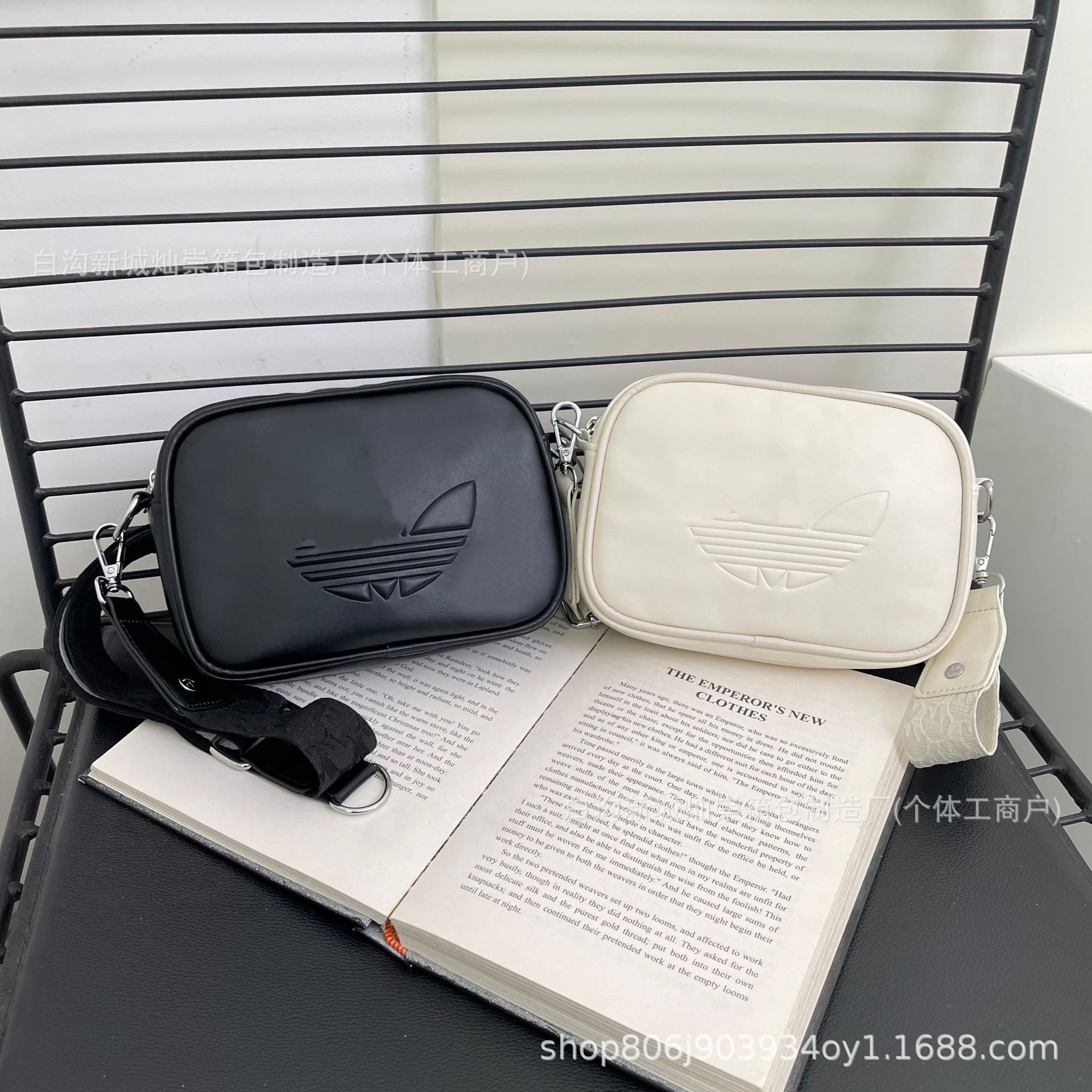 Popular trendy brand shoulder bag, light luxury and exquisite crossbody bag, high-end portable small square bag for going out, key bag, phone bag