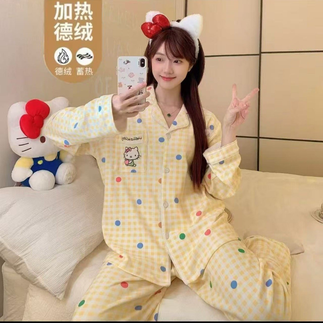 Al por mayor transfronterizo otoño y invierno punto de onda KT gato calentamiento pijama de lana de manga larga mujer dulce lindo dibujo animado conjunto de ropa para el hogar