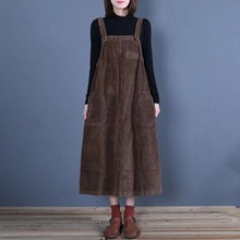 秋季新品纯色灯芯绒文艺复古连衣裙女2022新款宽松大码显瘦背带裙