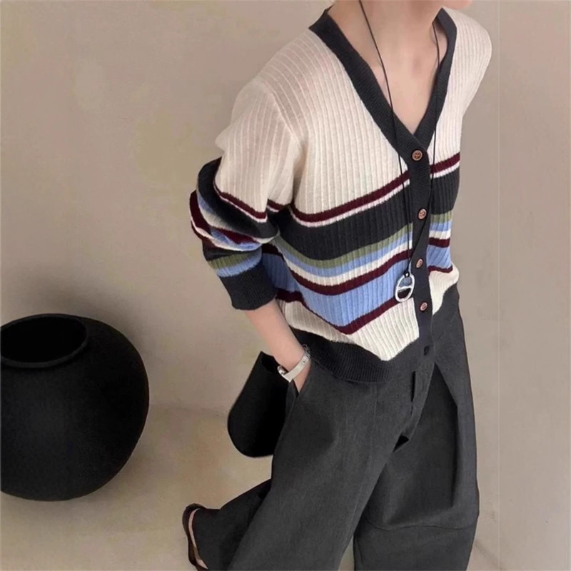 Brother's Mall Same Style Women's 2025 Autumn Colorful Azure Color Block V-Neck Slimming Knitted Cardigan Top Brother's Mall Same Style Women's 2025 Autumn Colorful Azure Color Block V-Neck Slimming Knitted Cardigan Top