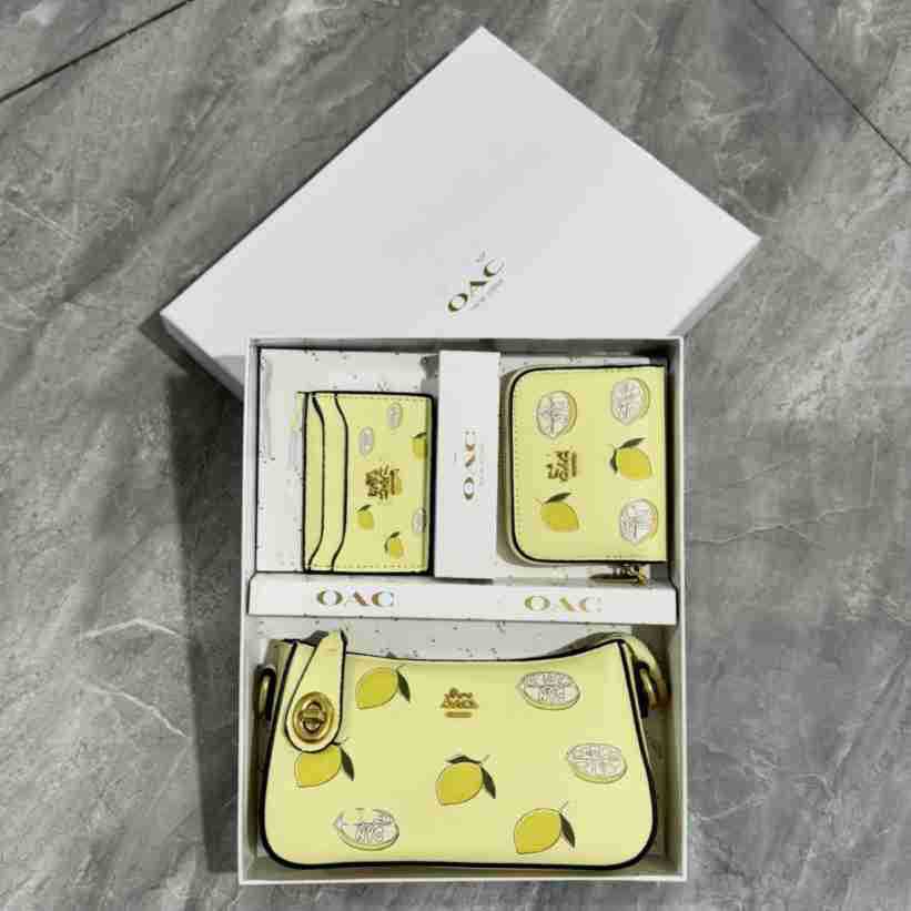 2025 nuevo Kome bolso brazo cartera de tres piezas conjunto de co caja bolsa de tarjetas de comercio exterior transfronterizo bolso de donación