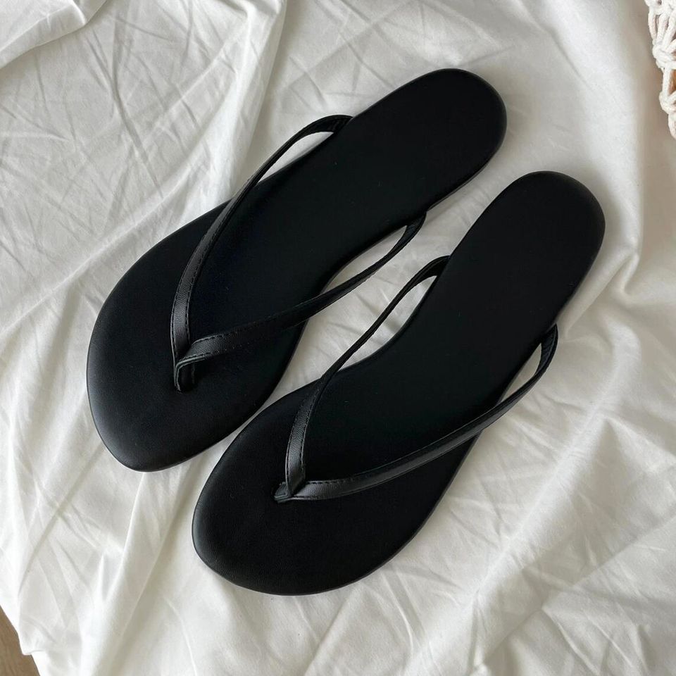검은색