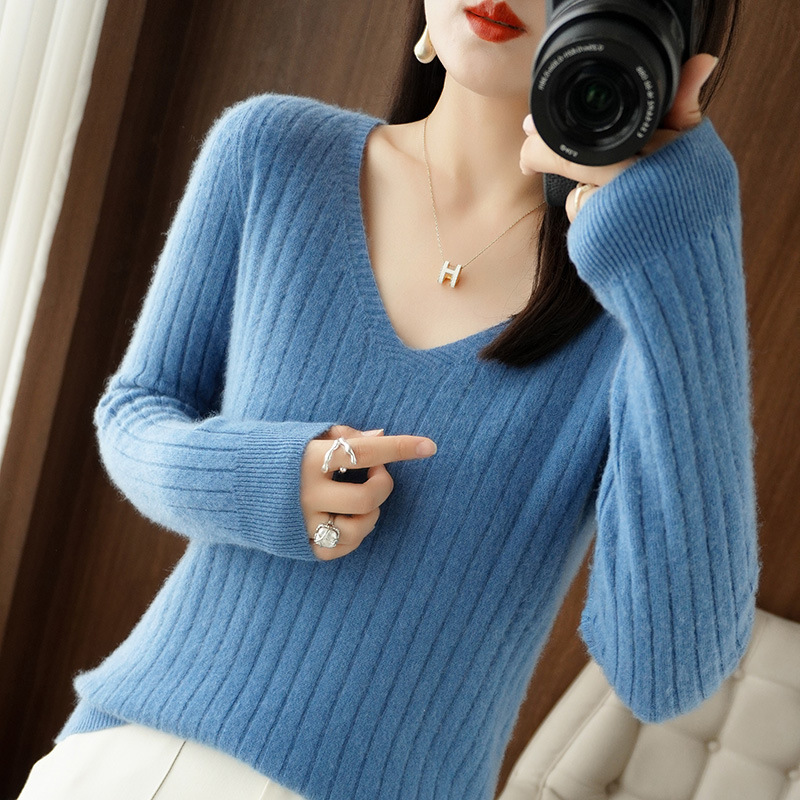 Specially Designed for Coats ~ V-Neck Bottoming Shirt for Women, Autumn and Winter New Slim-Fitting Knitwear, 2025 Style Tight-Fitting Knitwear