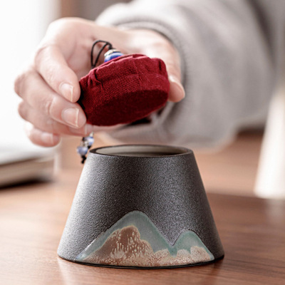 远山陶瓷迷你茶叶罐小号密封罐便携普洱茶罐子茶仓粗陶|ms