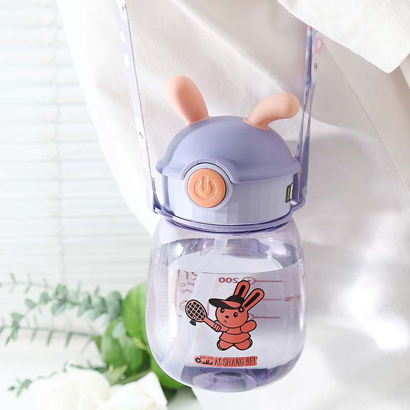 Red famoso nuevo lindo niño rebote taza de dibujos animados taza de paja con cinturón taza de plástico portátil compacta image 4