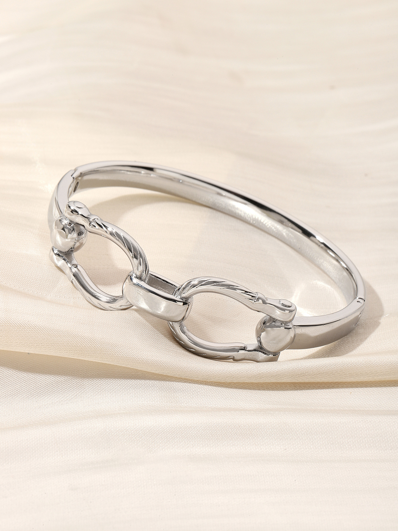 Holiday, Daily Occasion Simple Style Classic Style Solid Color Titanium Steel Bangle In Bulk