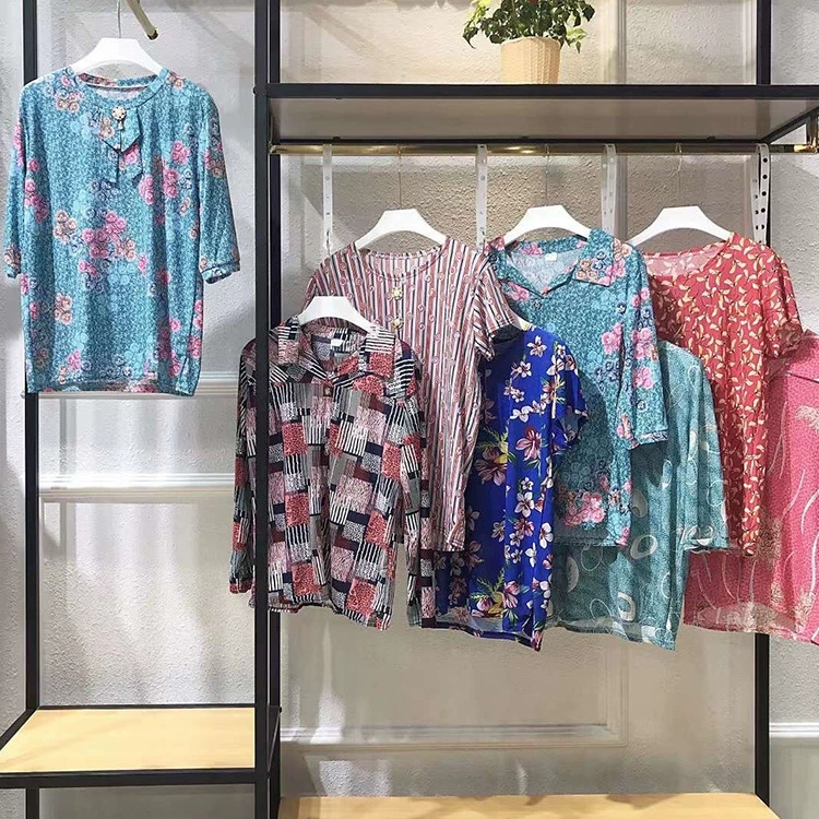 Маленькая рубашка Yilan с короткими рукавами в середине лета новый большой размер одежды для мамы