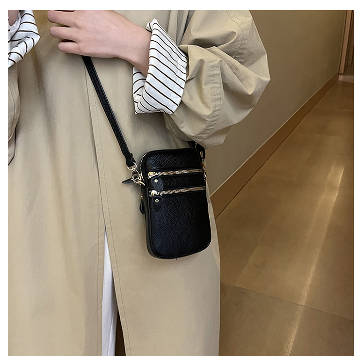 Women's Solid Color Genuine Leather Zipper Phone Wallets display picture 5