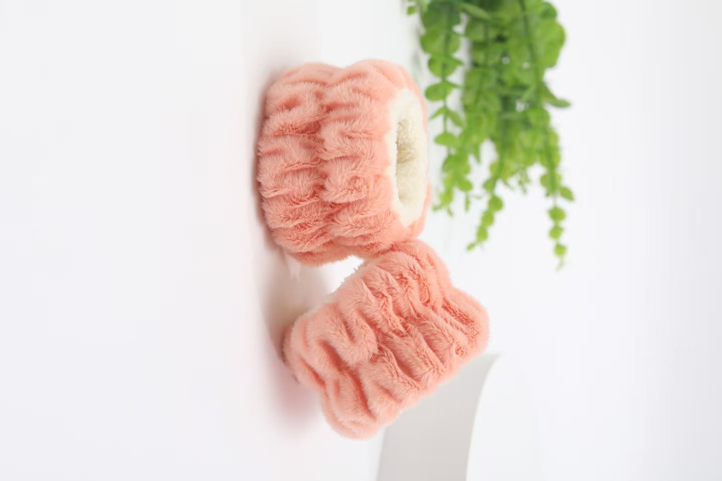 Otoño e invierno lindo oso lavado de cara con banda para el cabello, terciopelo de conejo de jade, banda para el cabello de dibujos animados tridimensional a juego, maquillaje, mascarilla facial, accesorios para el cabello